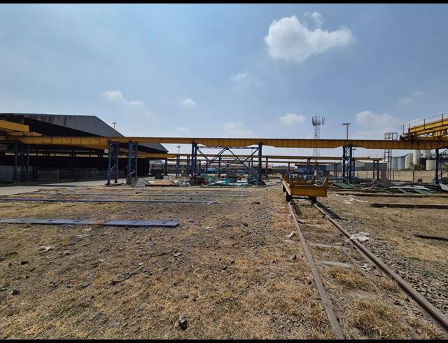 1,640M² WAREHOUSE TO LET IN ROODEKOP